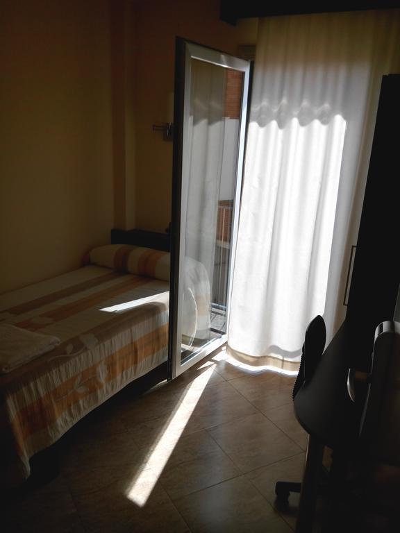 Hostal Sant Sadurni Sant Sadurní dʼAnoia Εξωτερικό φωτογραφία