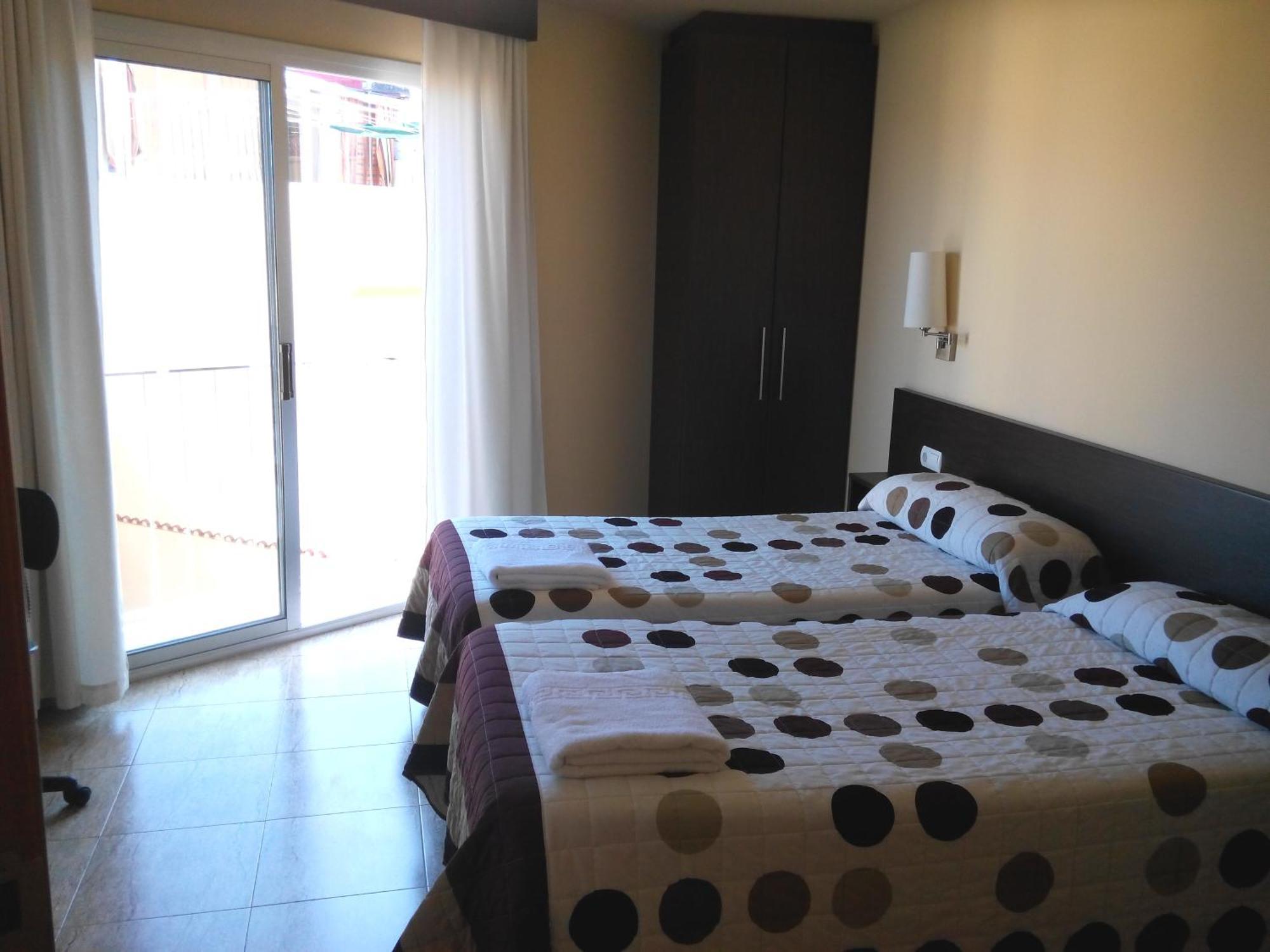 Hostal Sant Sadurni Sant Sadurní dʼAnoia Δωμάτιο φωτογραφία